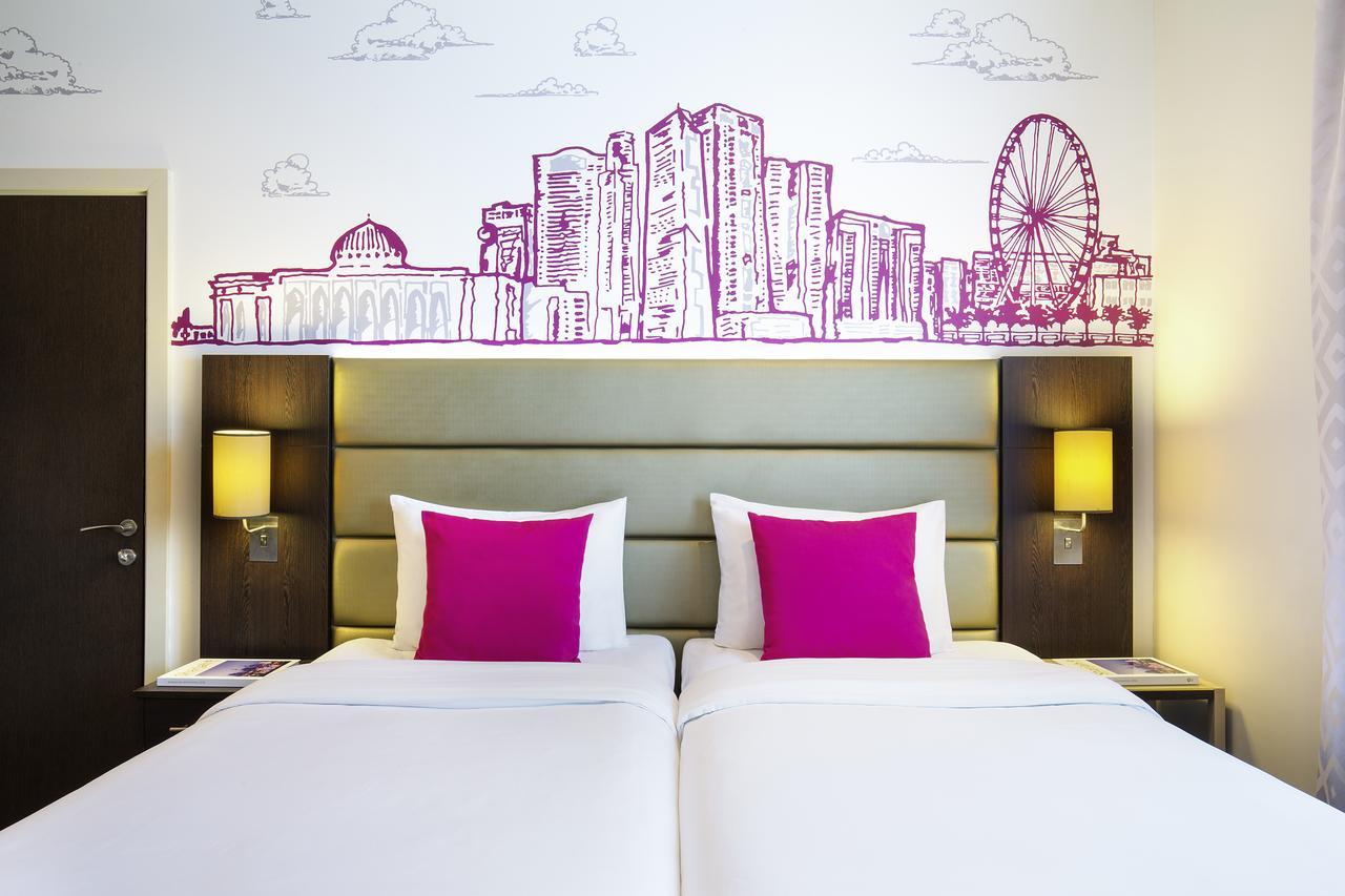 Hotel Ibis Styles Sharjah Exterior foto