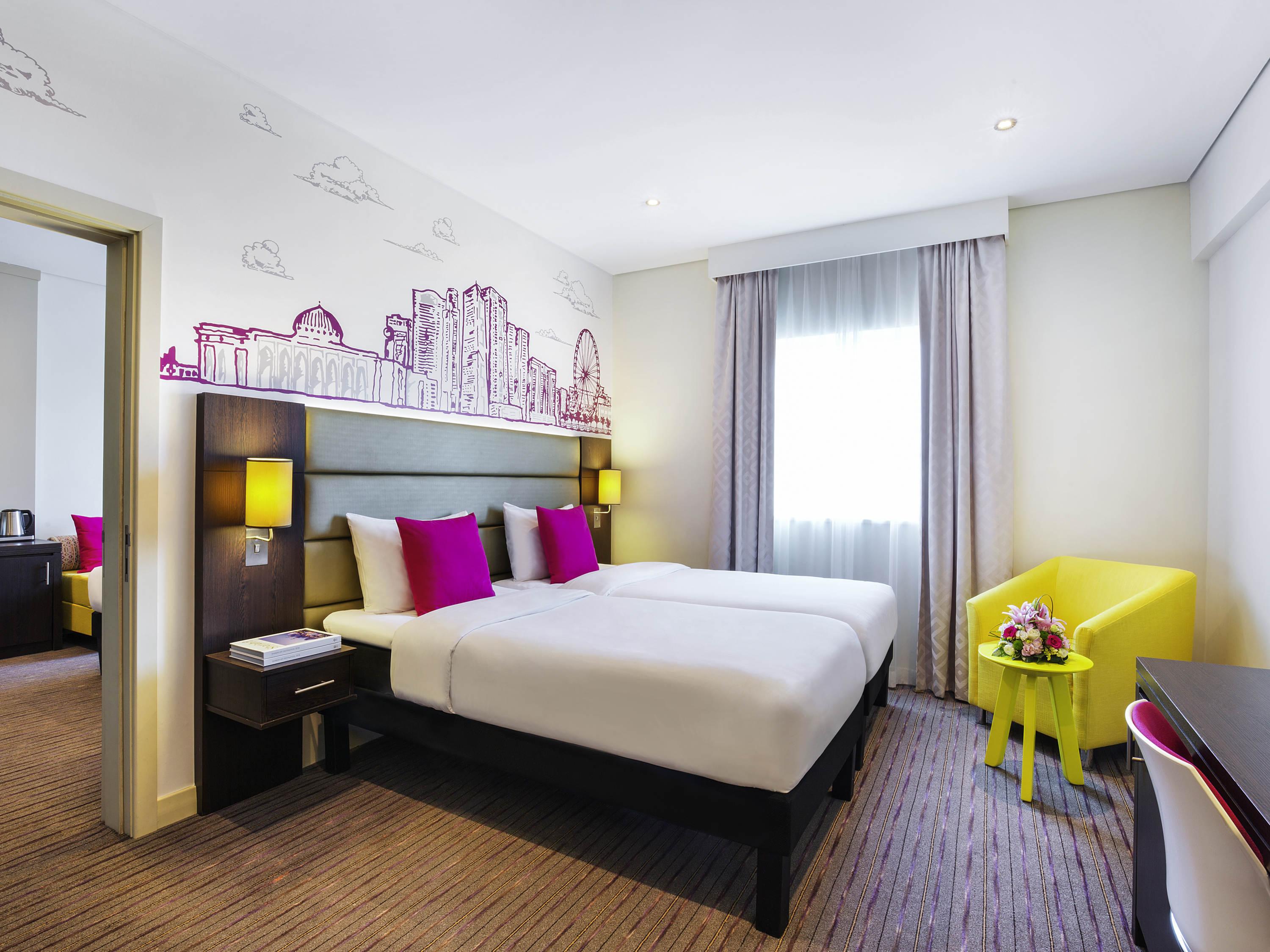 Hotel Ibis Styles Sharjah Exterior foto