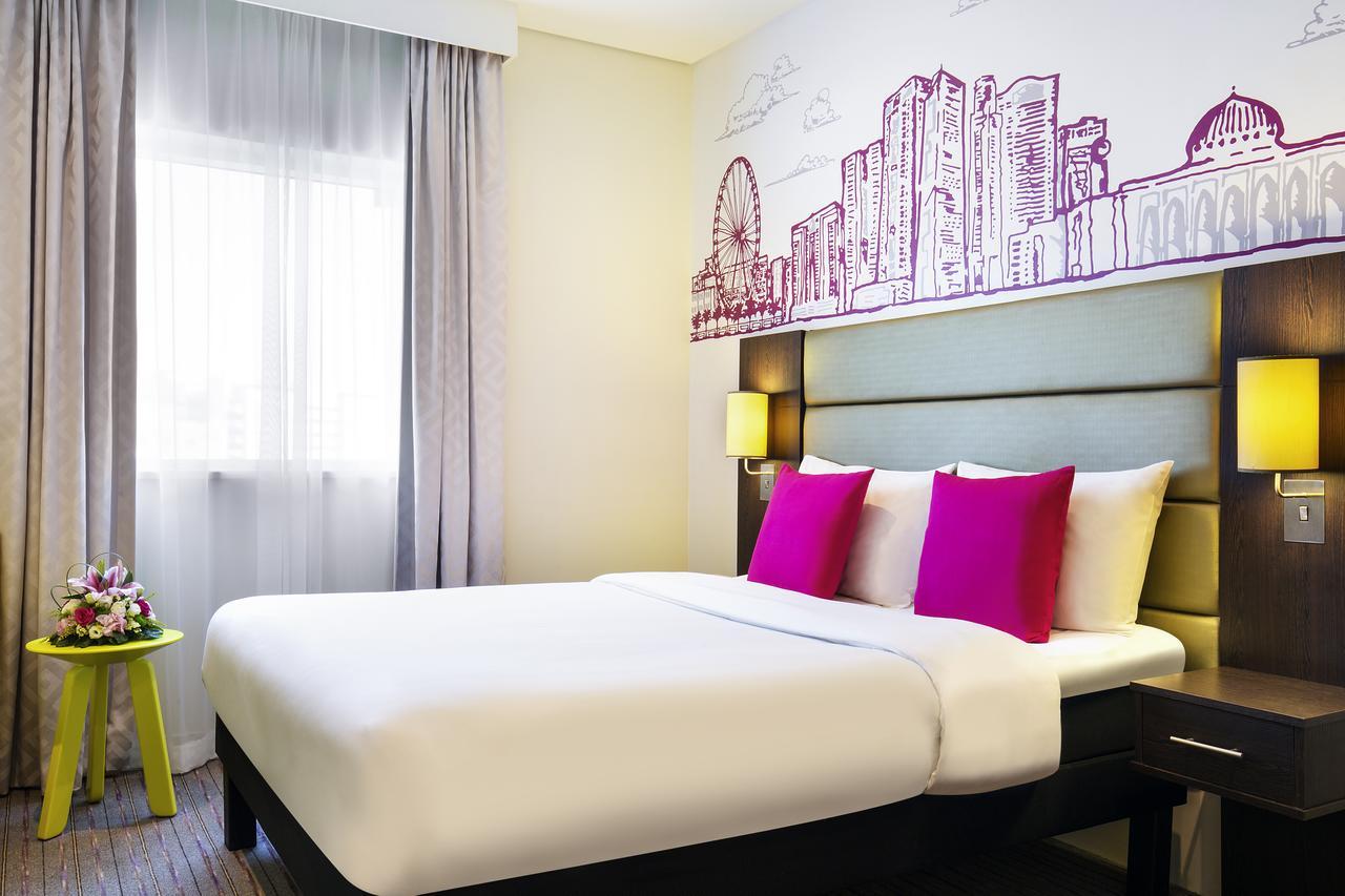 Hotel Ibis Styles Sharjah Exterior foto