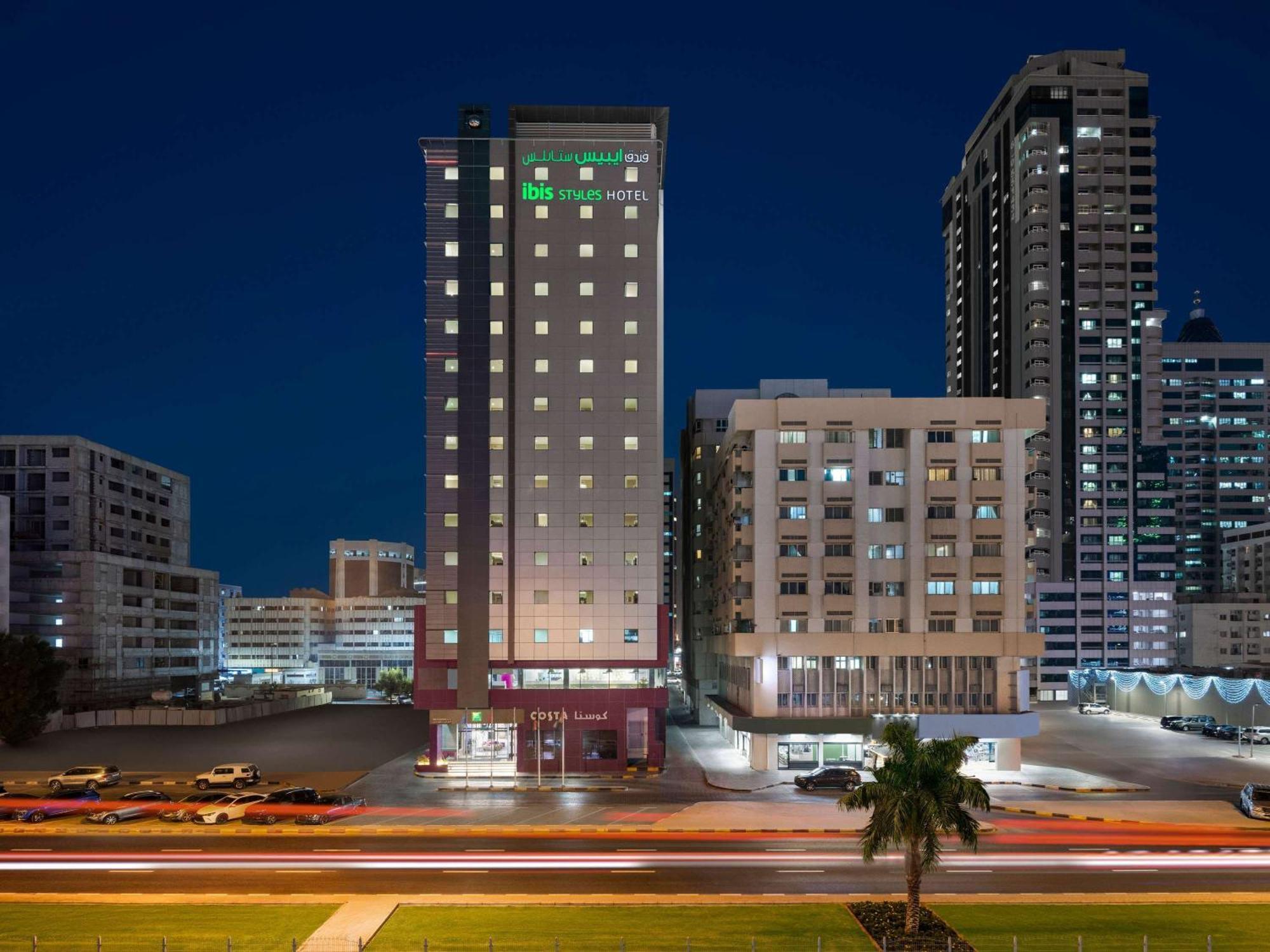 Hotel Ibis Styles Sharjah Exterior foto