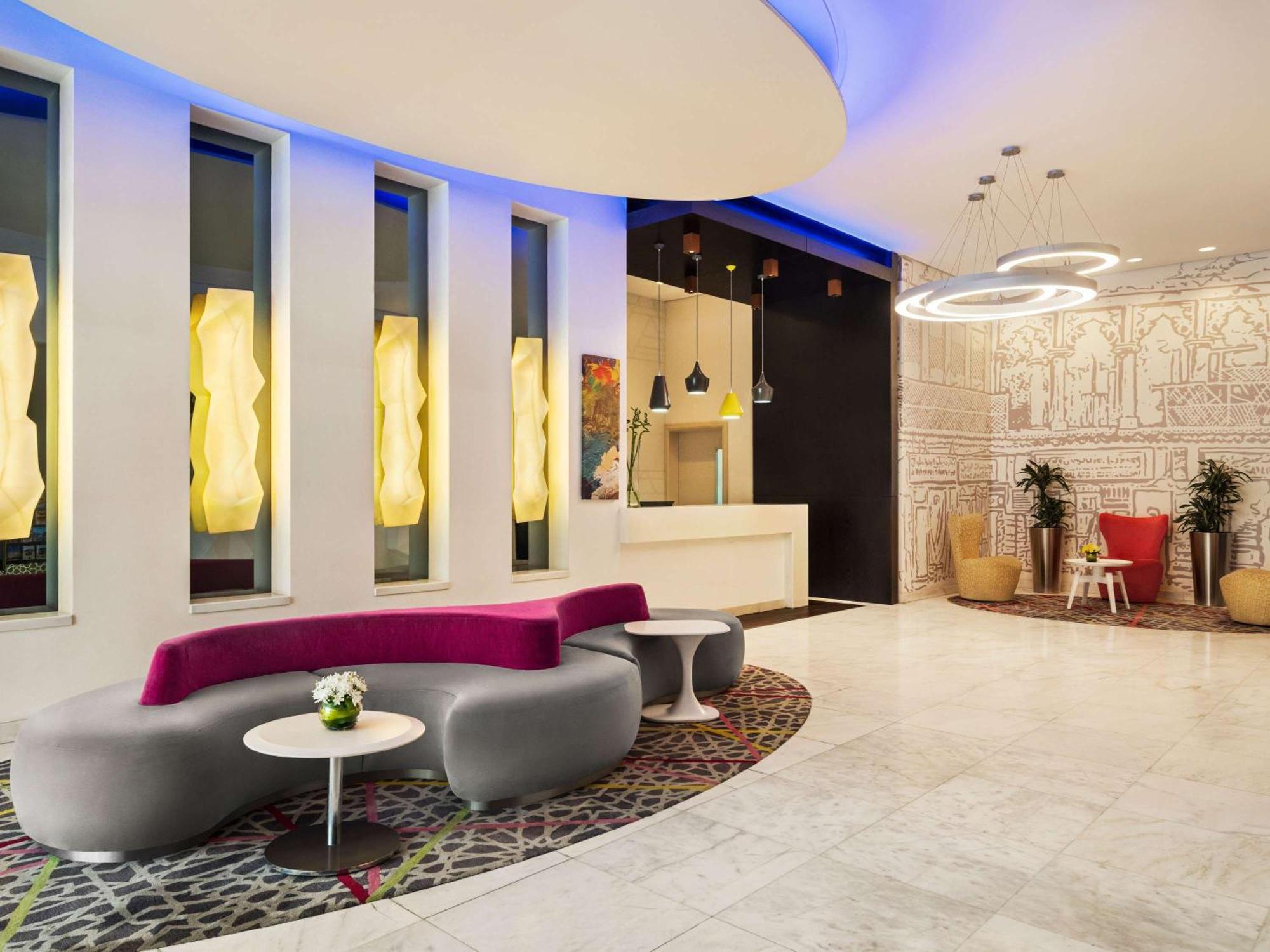 Hotel Ibis Styles Sharjah Exterior foto