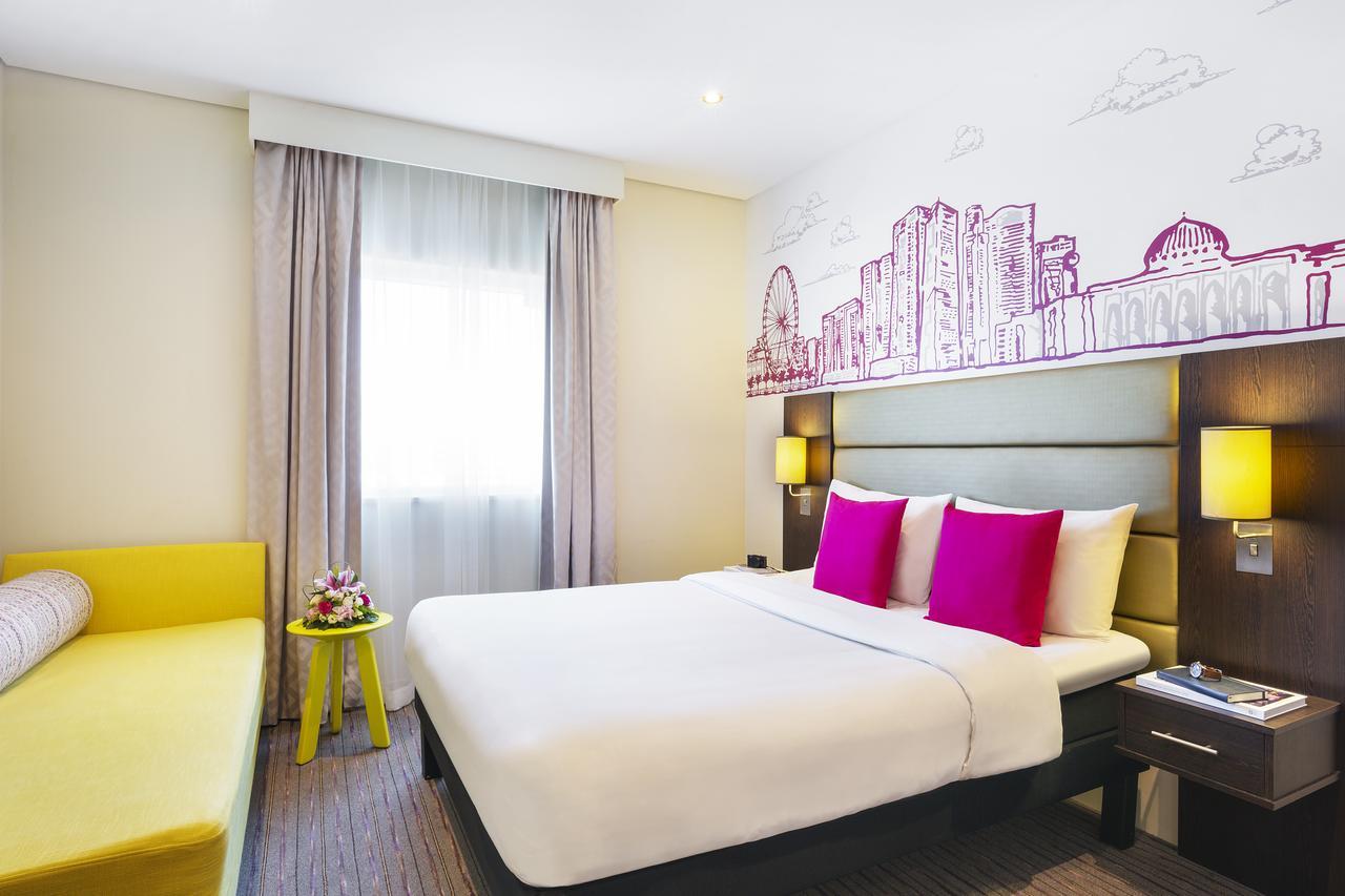 Hotel Ibis Styles Sharjah Exterior foto