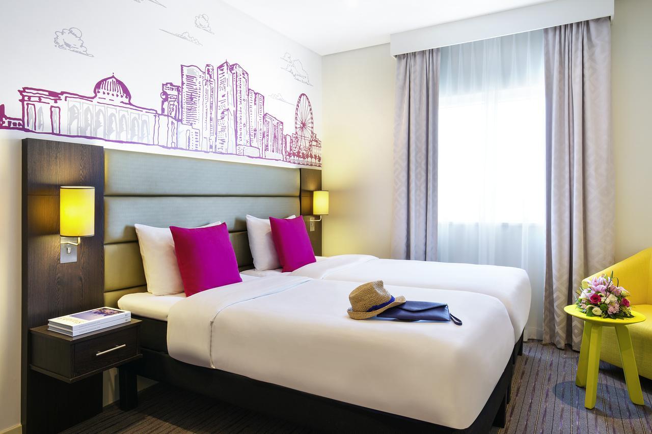 Hotel Ibis Styles Sharjah Exterior foto